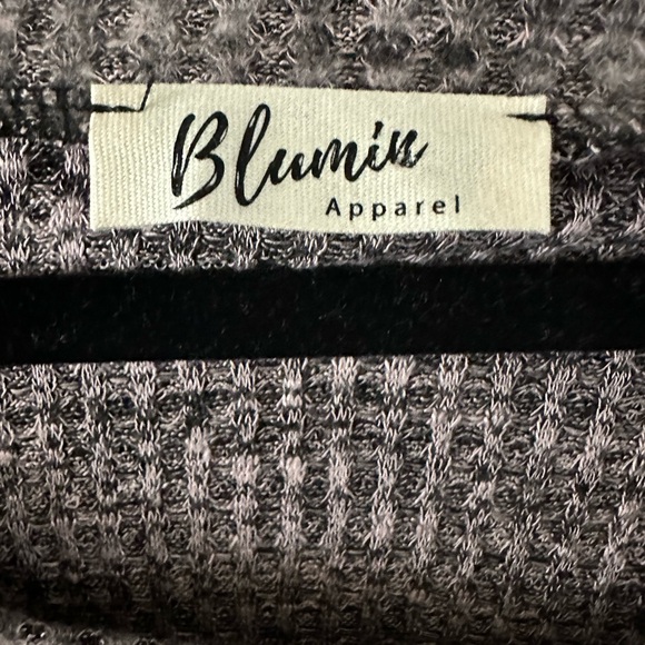 Aztec Patterned Gray Sweater - Picture 3 of 3